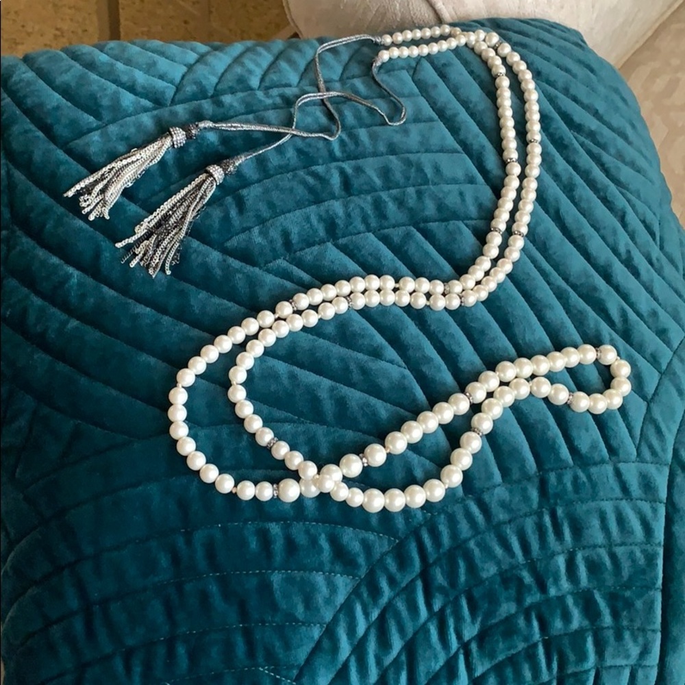 Stella Dot Long string of pearls